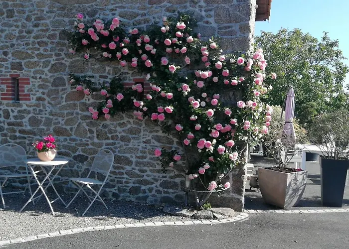 8 Le Chiron De La Roche 85130 Chanverrie Bed and breakfast La Verrie