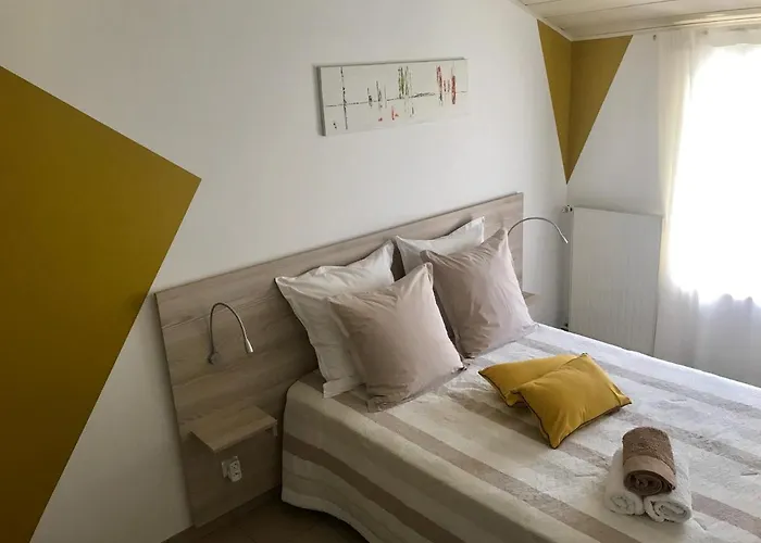 8 Le Chiron De La Roche 85130 Chanverrie 3* La Verrie